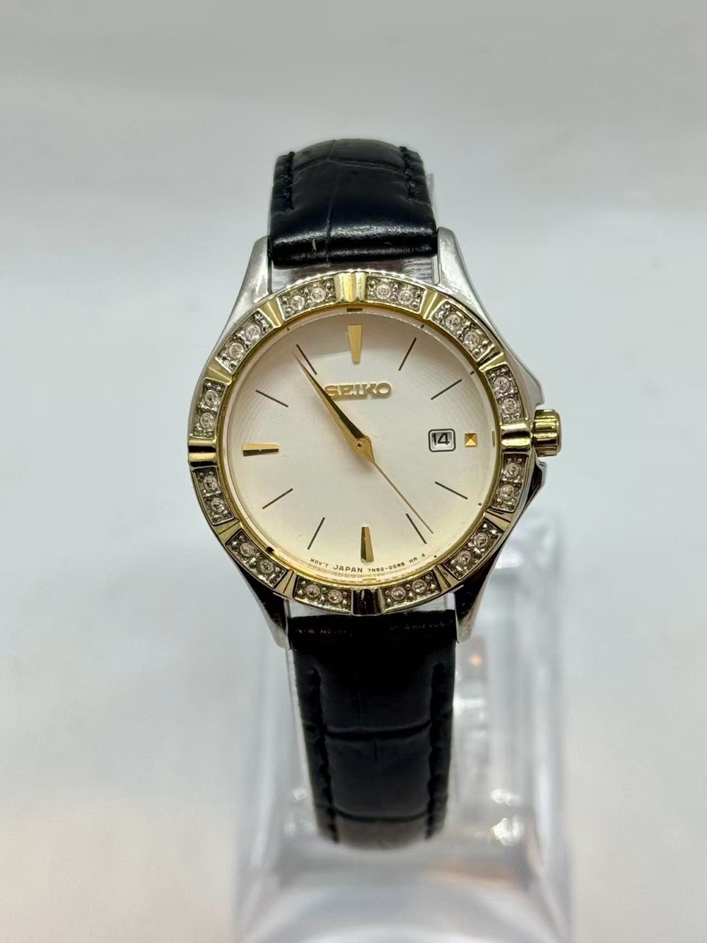 Vintage Seiko Women’s Quartz Watch Gold Tone 29mm Crystal Bezel New Battery Runs